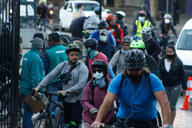 Las cuarentenas dejan de respetarse al mes: Pierden hasta un 40% de efectividad