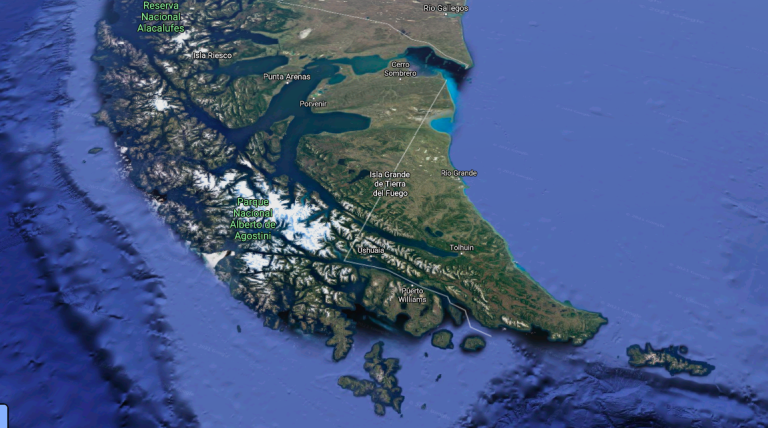 Embarcación con dos tripulantes a bordo es buscada en el Estrecho de Magallanes