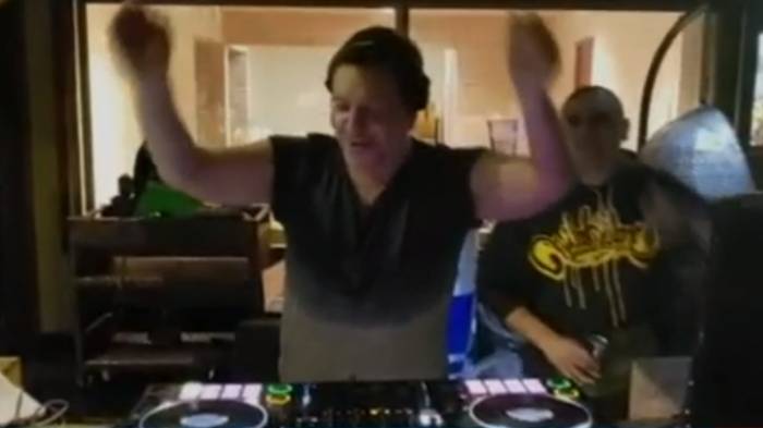 “Habían reclamado los vecinos”: JC Rodríguez recordó descontrolada fiesta del equipo de Contigo en la Mañana