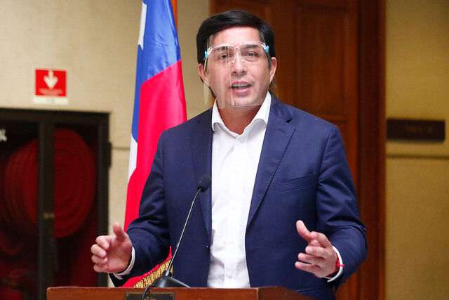 Diputado Durán afirma que ha recibido amenazas tras criticar a Cristián Larroulet