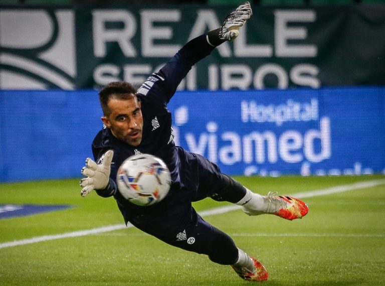 Bravo fue nominado a mejor jugador del mes en España: Mira cómo votar por él