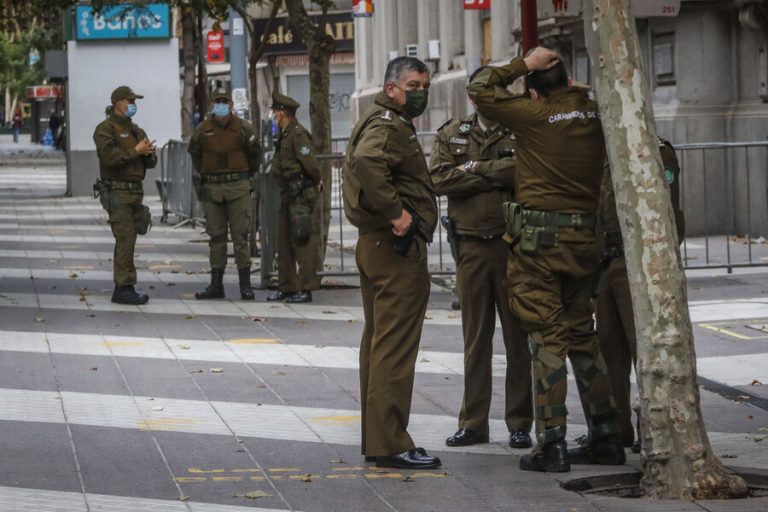 Encuesta: Casi el 98% de los candidatos a constituyente están a favor de un cambio a Carabineros