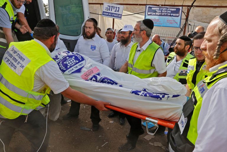 Al menos 44 personas fallecieron tras estampida humana en fiesta religiosa en Israel