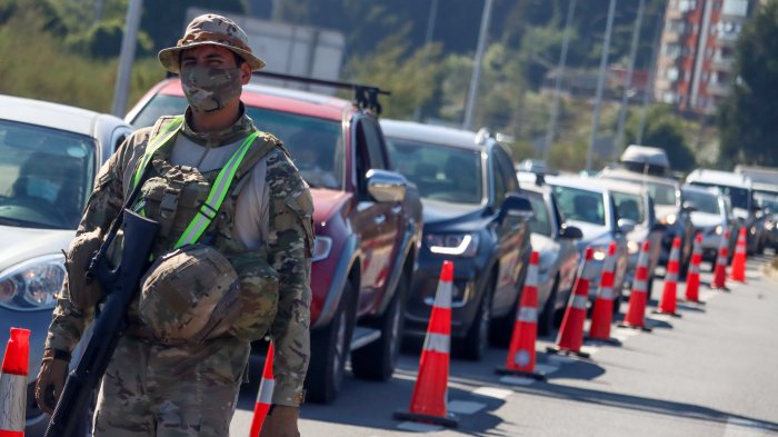 ¿Habrá apoyo económico? Alcaldes se refirieron a estrictas restricciones impulsadas por el gobierno tras incumplimiento de cuarentenas