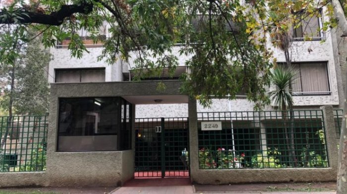 Tres carabineros fueron detenidos por fiesta clandestina en Providencia