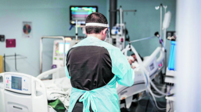 Tarapacá y Los Ríos al límite de la capacidad hospitalaria: Valparaíso alcanzó un 99,28% ocupación de camas UCI