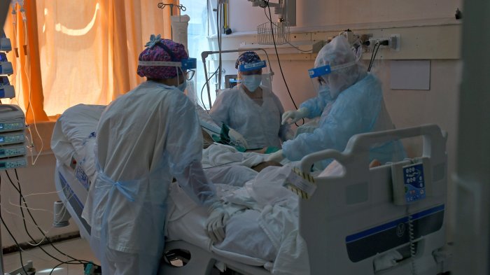 Quedan solo 153 camas críticas: Doctores analizaron compleja situación sanitaria por Covid-19