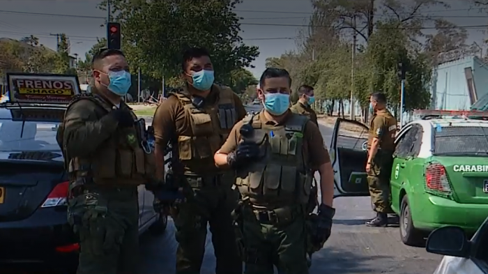 Carabineros desplegó operativo por misterioso paquete lanzado a dependencias de Chilevisión