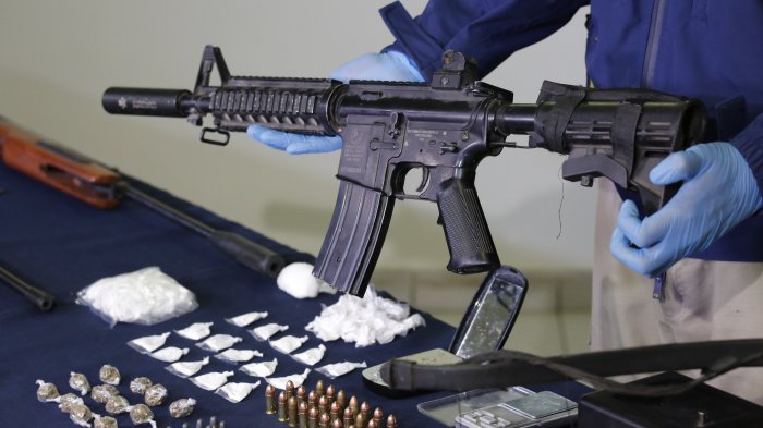 Carteles están operando sin control en los barrios del país: ¿Estamos a tiempo de frenar la narcocultura?