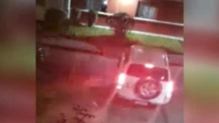 Vecinos alertaron con pitos robo de camioneta en Ñuñoa