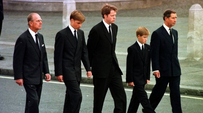 Las historias y secretos de la Realeza Inglesa: ¿Se prohibió llorar a los hijos de Diana de Gales en su funeral?
