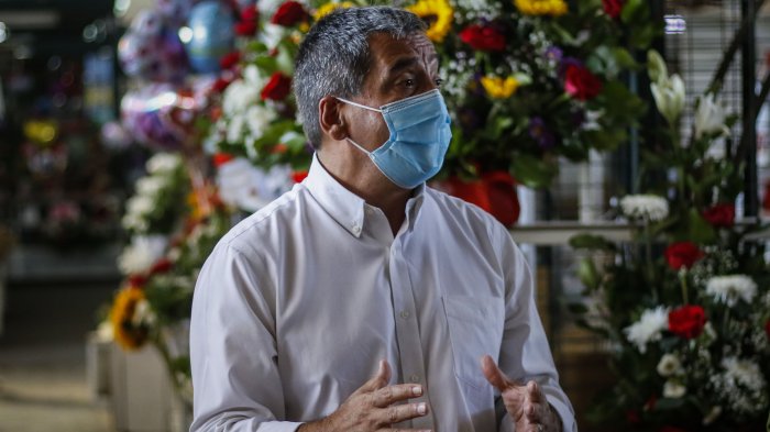 “Confusas, erráticas y mezquinas”: Alcalde de Independencia se refirió a medidas del gobierno para combatir la pandemia