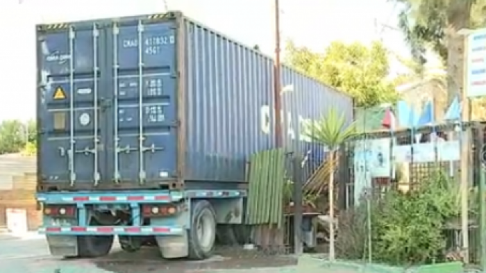 Adulto mayor y su hijo dormían al interior: Camión robado chocó contra casa en Padre Hurtado