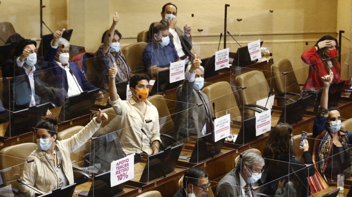 Retiro del 10%: Diputados de oposición estudian recurrir a acusación constitucional si Sebastián Piñera acude al TC