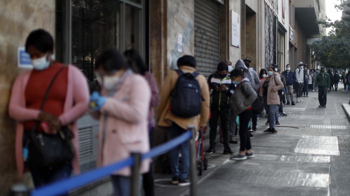 Crece descontento por rechazo de Bono Clase Media: Gobierno respondió con ampliación del IFE y disminución de requisitos