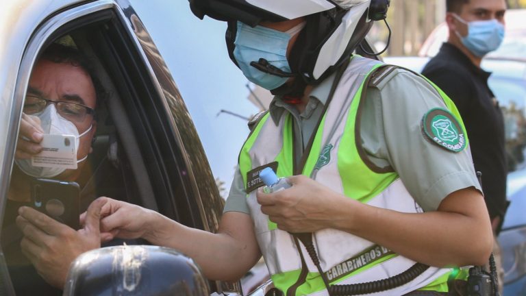 Carabineros: 1,4 millones de permisos temporales fueron entregados sólo el sábado