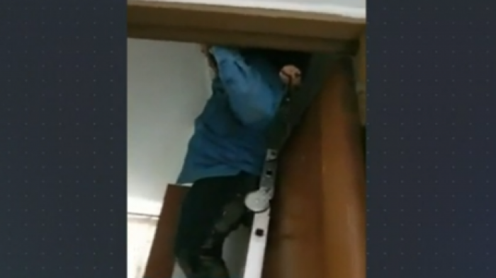 Invitados se escondieron en entretecho: Polémica fiesta clandestina en Las Condes dejó 8 detenidos