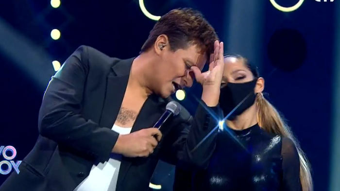 ¡Se lució! Emmanuel lo dejó todo en el escenario interpretando 