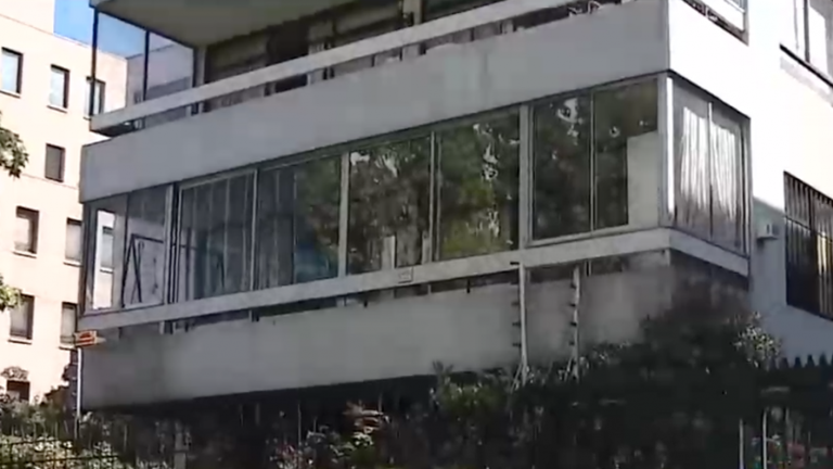 ¿Quiénes pueden ingresar como visita a un edificio en cuarentena?