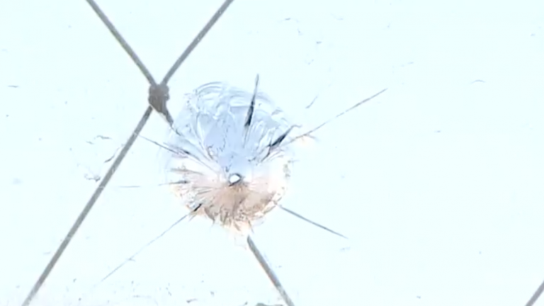 Enigma por disparos de proyectiles a 7 departamentos en edificio de La Cisterna