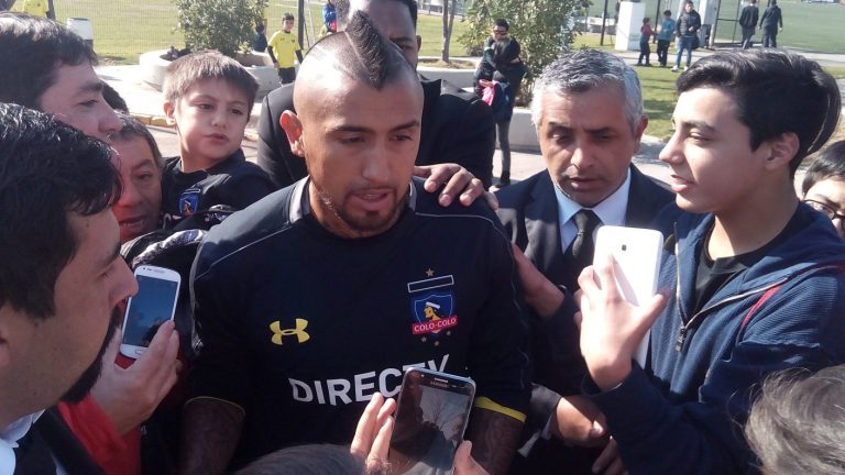 Vidal saludó a Colo Colo: 