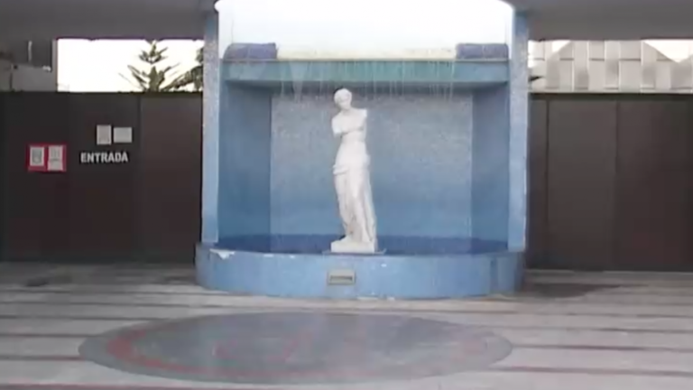 No contaban con permisos: Detienen a 87 personas al interior de motel en La Florida