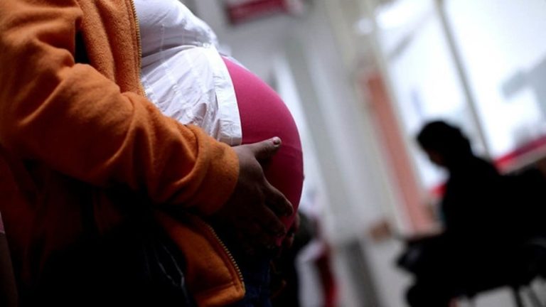 Vacunas para embarazadas: Revisa qué necesitan para recibir la dosis contra el COVID-19
