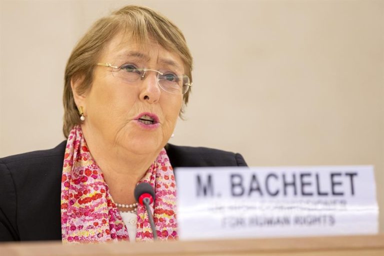 Bachelet dijo a medio alemán que vivió miles de 