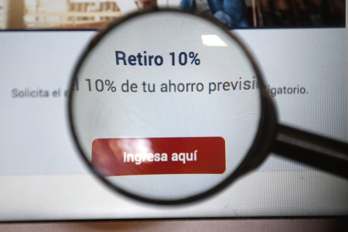 Tercer retiro: 2,1 millones de personas ya ingresaron su solicitud en las primeras horas