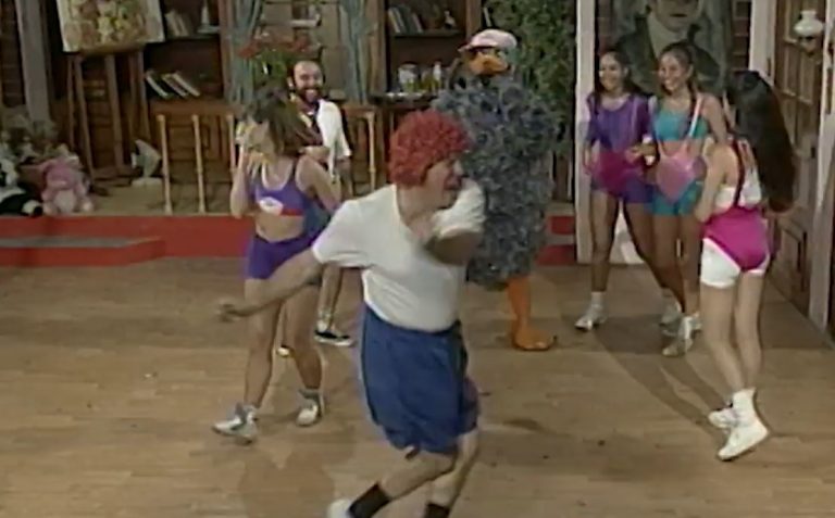 Una joya de Internet: MC Hammer viraliza video del Profesor Rossa bailando y la rompe en redes
