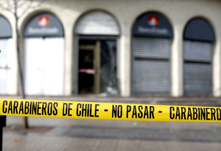Célula Anticapitalista se adjudica explosión en sucursal de BancoEstado en Las Condes