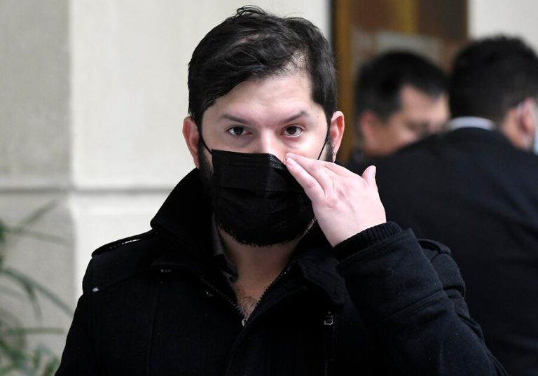 Boric debe juntar 20 mil firmas para confirmar candidatura presidencial: El plazo finaliza en menos de dos semanas