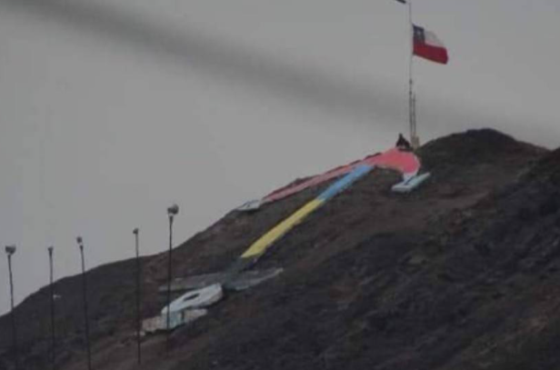 Ancla de Antofagasta fue pintada con colores de bandera de Colombia