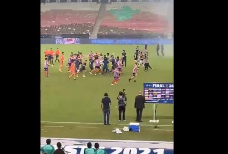Final del fútbol brasileño terminó en una brutal pelea entre jugadores