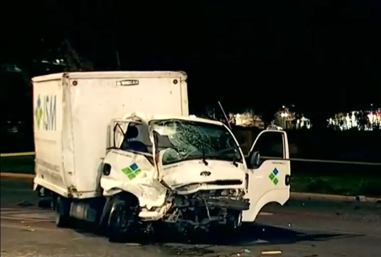 Una persona muerta dejó colisión entre camiones: Tránsito fue cortado en Avenida Providencia