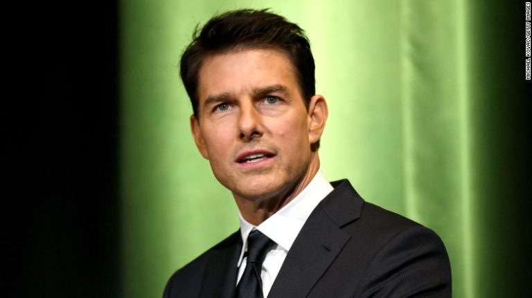 Tom Cruise devuelve sus premios Golden Globes en protesta contra la Asociación de Prensa Extranjera de Hollywood
