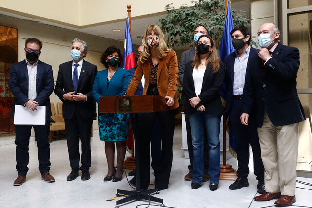 Oposición propone renta básica de $600 mil para familias de 4 integrantes