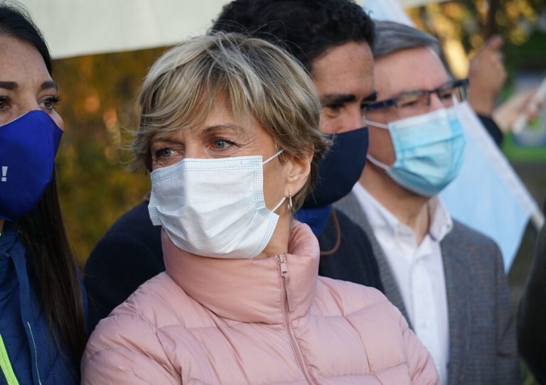 Matthei esboza que no apoyaría a Lavín en primarias: 