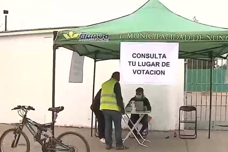 Los perdidos de las elecciones: Cambios en los locales de votación confundieron a votantes