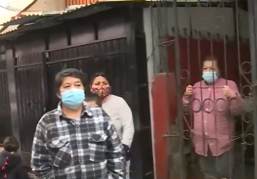 Vecinos impidieron que mujer de 90 años fuera desalojada en Ñuñoa