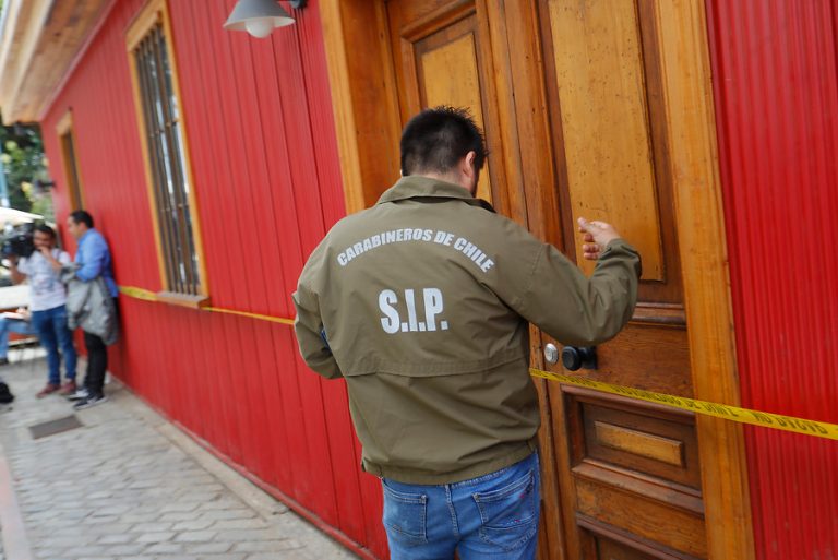 Chofer de camión cargado con vino acusó supuesto robo, pero fue descubierto con los productos en su casa