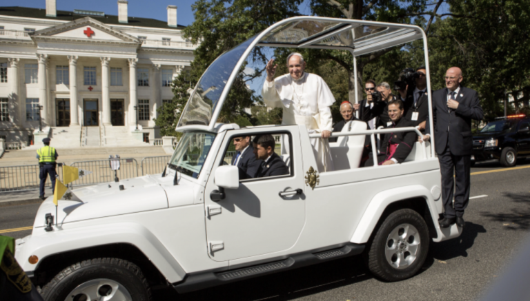 Papa Francisco estrenará el primer papamóvil totalmente eléctrico