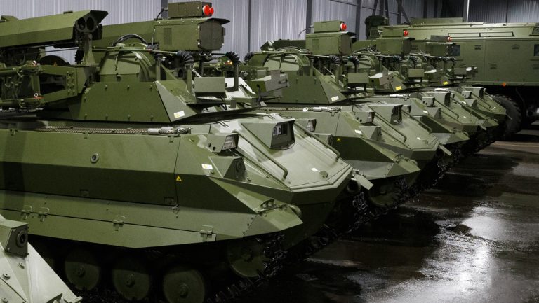 Ministerio de Defensa ruso anunció la producción de robots de combate con inteligencia artificial