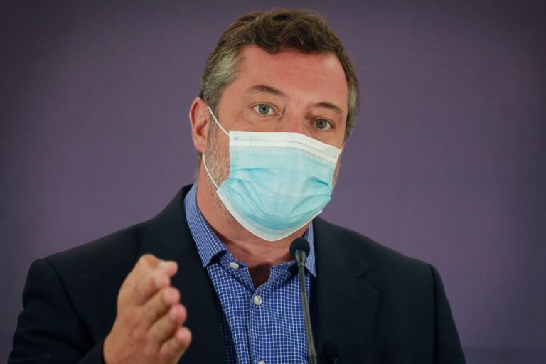 “Esto es propio de regímenes autoritarios”: Sebastián Sichel criticó al gobierno por mantener el toque de queda