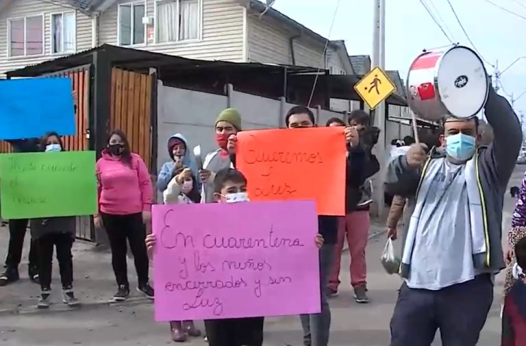 Vecinos de Colina denuncian cortes de luz por conexiones irregulares desde campamentos