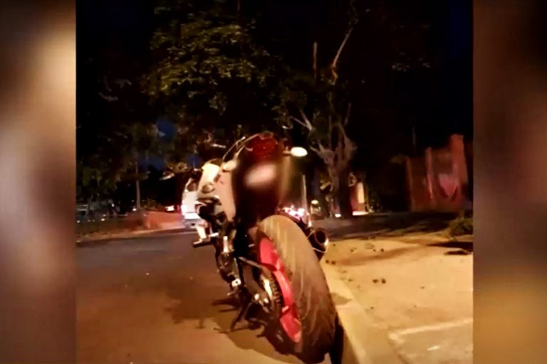 Fatal accidente en Pudahuel: Motociclista chocó con una barrera y falleció en el lugar