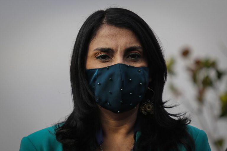 Ministra Rubilar recomendó que quienes no hayan recibido el IFE postulen entre el 5 y el 15 de junio