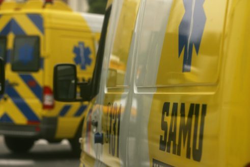 Murió adolescente que fue encontrado inconsciente flotando en piscina de su casa en Lampa