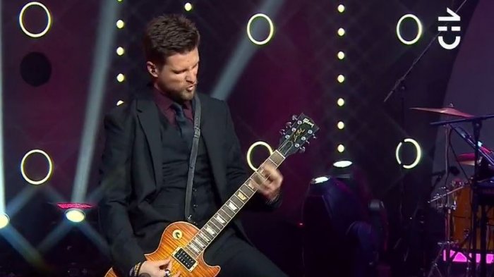 Jean Philippe desatado: El animador enloqueció e hizo un tremendo solo de guitarra