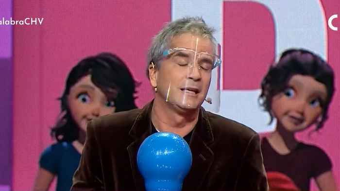 Totalmente inspirado: Pablo Mackenna lo dio todo cantando Los Ángeles Negros